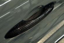 Load image into Gallery viewer, CARBON FIBER DOOR HANDLE COVERS (ALFA ROMEO GIULIA/STELVIO 2.0L & 2.9L QV)