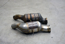 Load image into Gallery viewer, 200CPSI HIGH-FLOW CATALYTIC CONVERTERS (ALFA ROMEO GIULIA 2.9L QV)